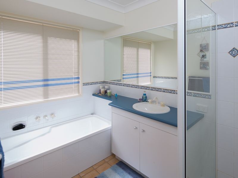 24 Farnham Street, Wellington Point QLD 4160