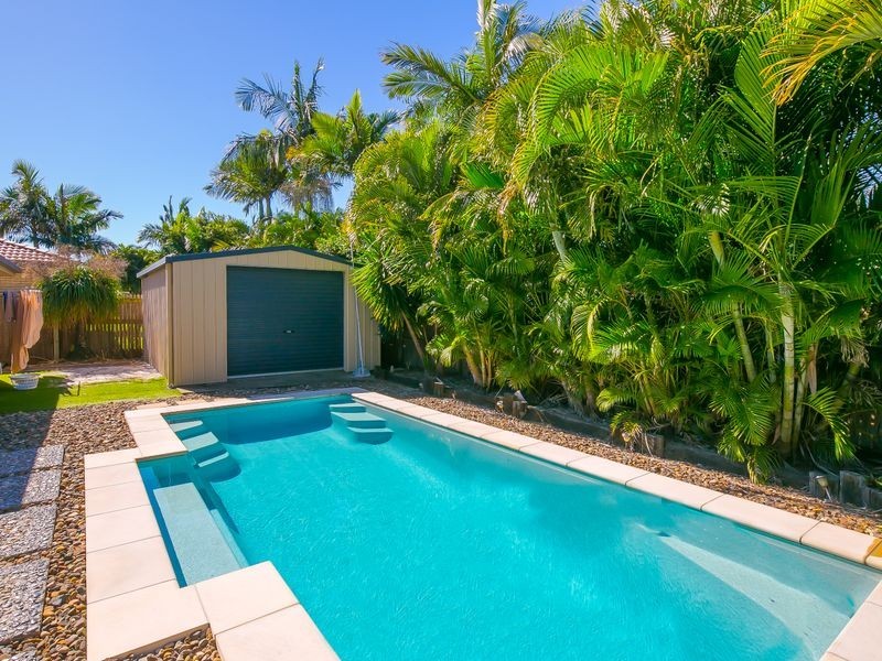 24 Farnham Street, Wellington Point QLD 4160