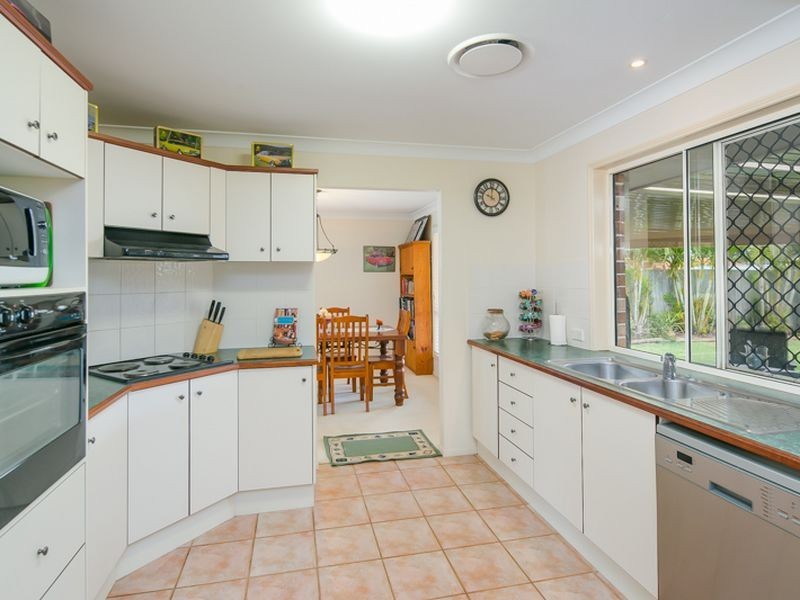 11 Allerton Place, Birkdale QLD 4159