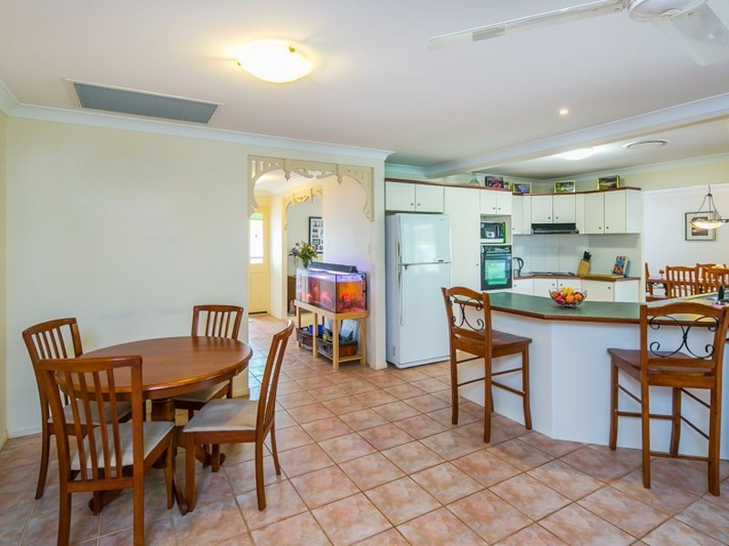 11 Allerton Place, Birkdale QLD 4159