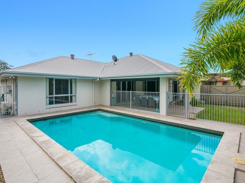 12 Elaine Place, Birkdale QLD 4159