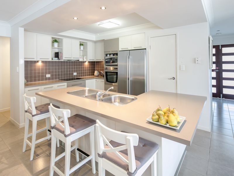 12 Elaine Place, Birkdale QLD 4159