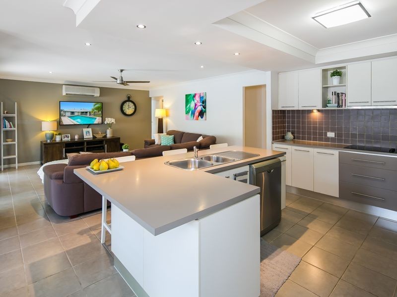 12 Elaine Place, Birkdale QLD 4159