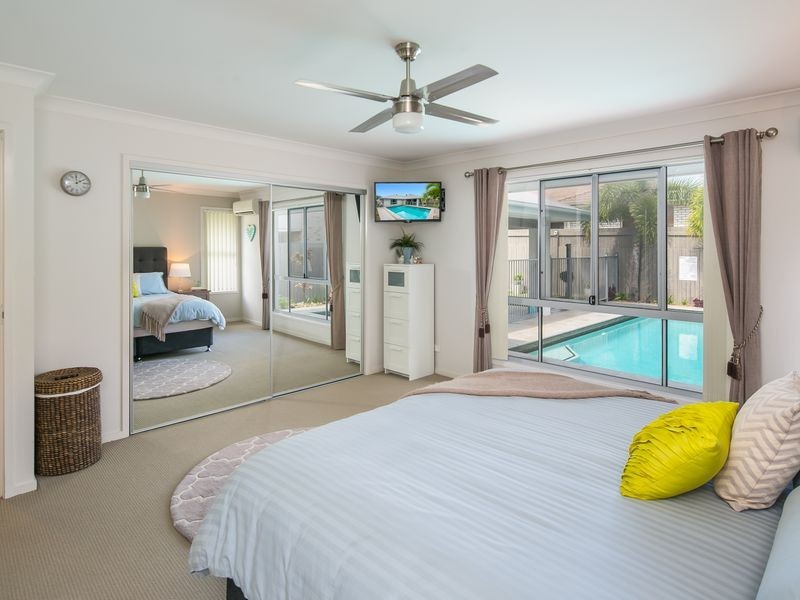 12 Elaine Place, Birkdale QLD 4159