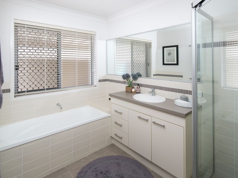 12 Elaine Place, Birkdale QLD 4159