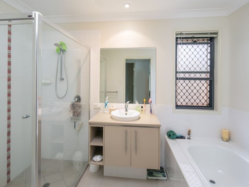 6 Torello Crescent, Victoria Point QLD 4165