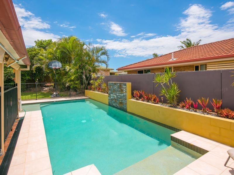 91 Creek Road, Birkdale QLD 4159