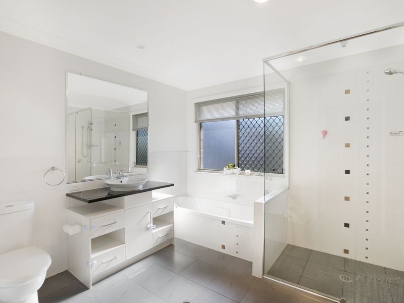 15 Claremont Street, Birkdale QLD 4159