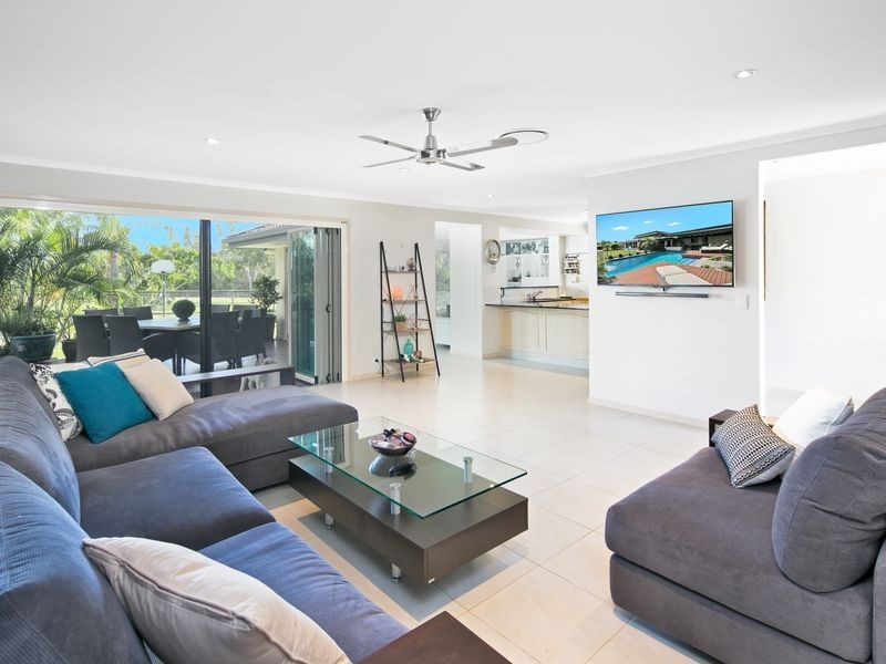 11 Catherine Street, Birkdale QLD 4159