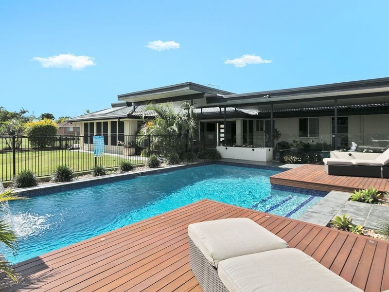 11 Catherine Street, Birkdale QLD 4159