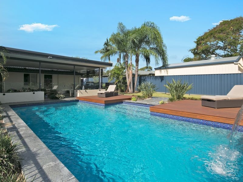 11 Catherine Street, Birkdale QLD 4159