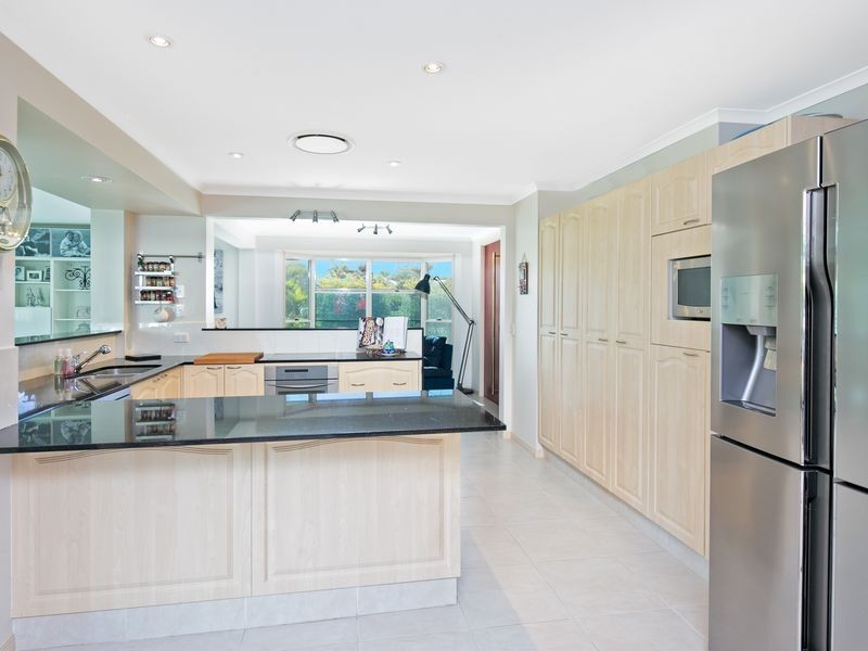 11 Catherine Street, Birkdale QLD 4159