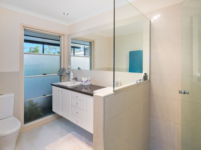 11 Catherine Street, Birkdale QLD 4159