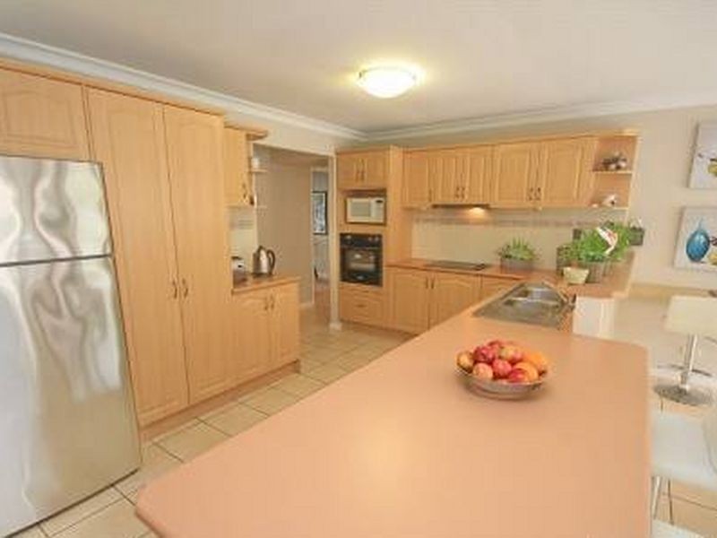 39 Carinyan Drive, Birkdale QLD 4159