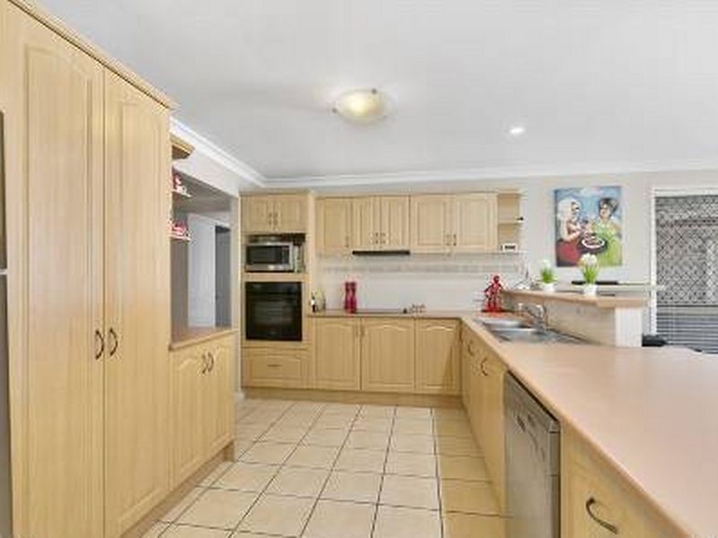 39 Carinyan Drive, Birkdale QLD 4159
