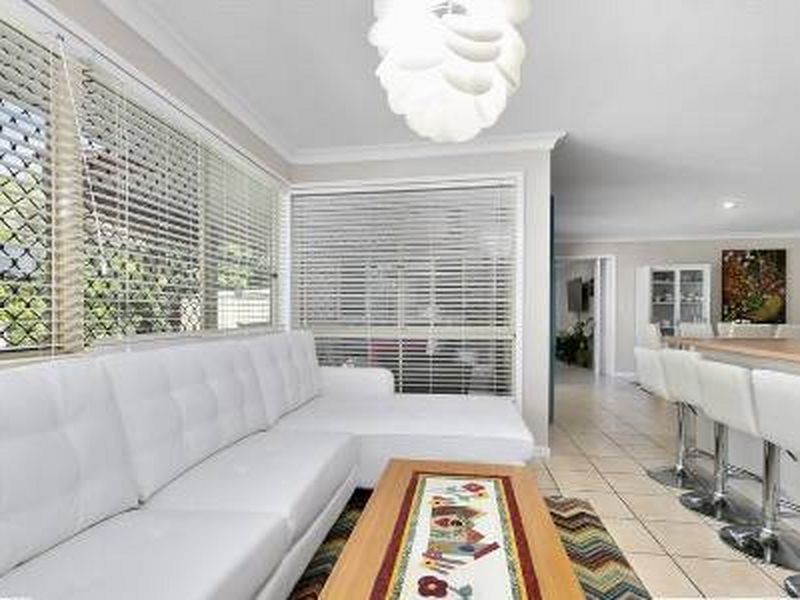 39 Carinyan Drive, Birkdale QLD 4159