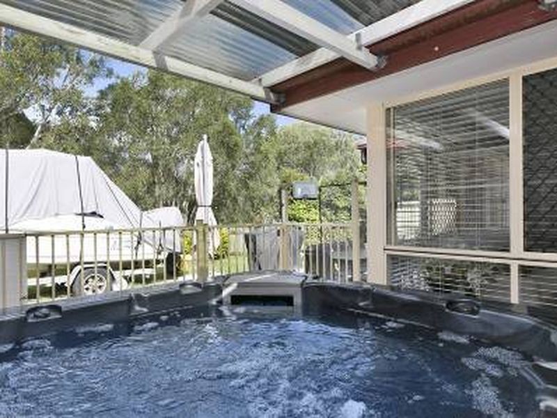 39 Carinyan Drive, Birkdale QLD 4159