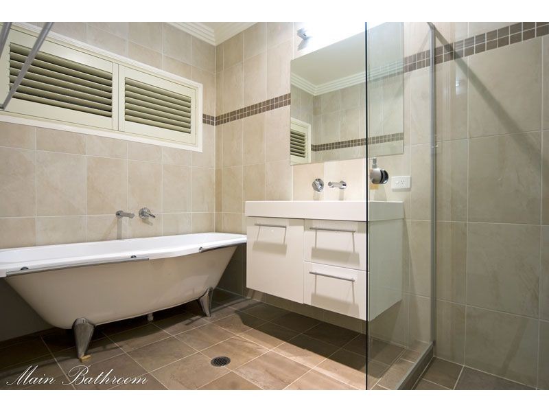 17 Mallan Terrace, Birkdale QLD 4159