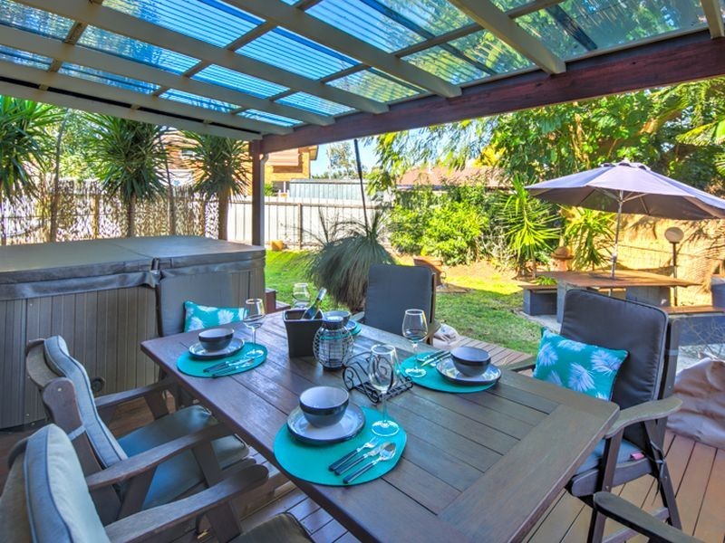 4 Catalina Crescent, Birkdale QLD 4159