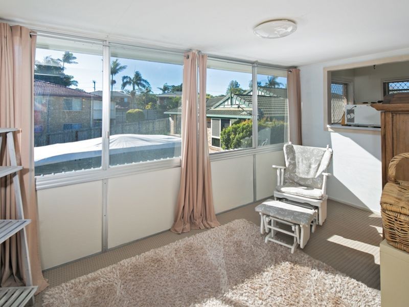 4 Catalina Crescent, Birkdale QLD 4159