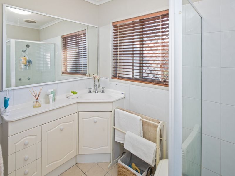 4 Catalina Crescent, Birkdale QLD 4159