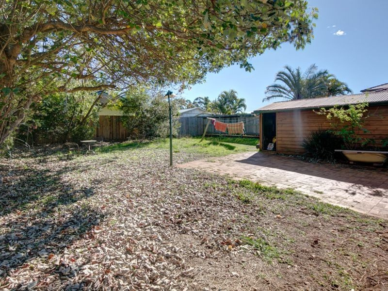 6 Charles Street, Birkdale QLD 4159