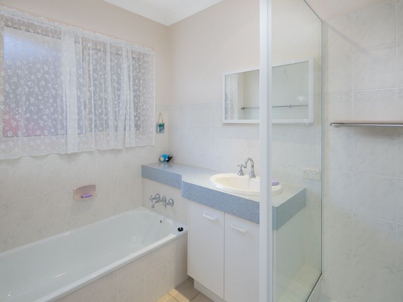 82 Mary Pleasant Dr, Birkdale QLD 4159