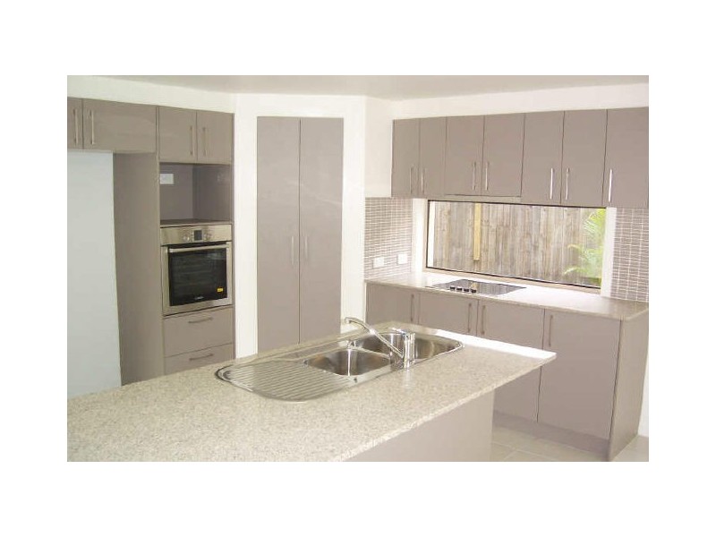 58 Yarra Rd, Wakerley QLD 4154