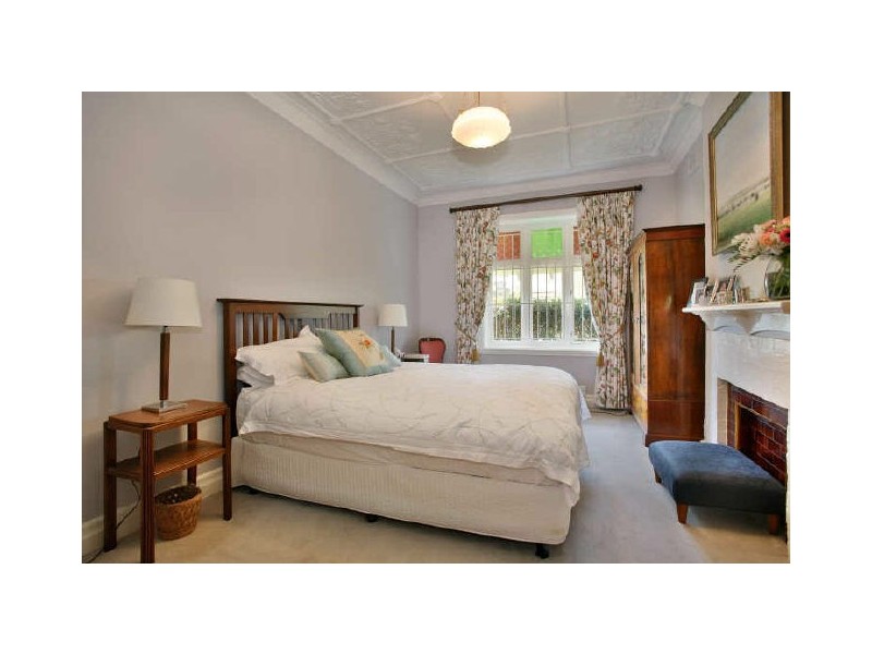 204 Catherine Street, Leichhardt QLD 4305