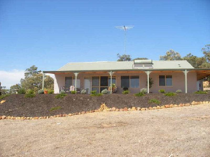 208 Almond Ave, Bakers Hill WA 6562