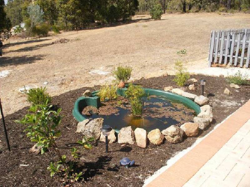 208 Almond Ave, Bakers Hill WA 6562