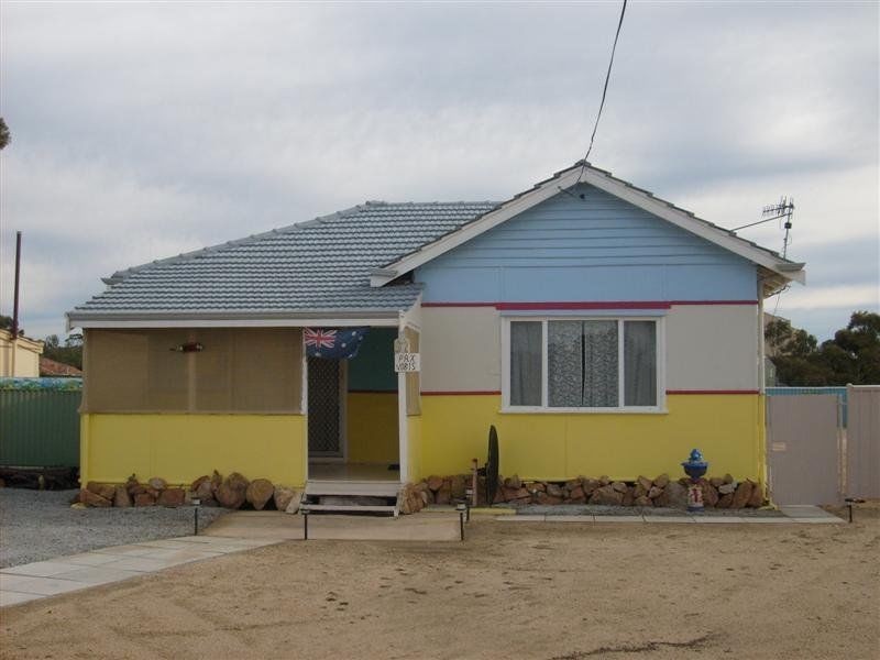 97 Hammond St, Kellerberrin WA 6410