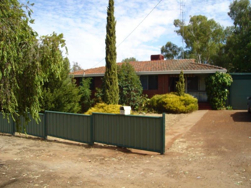 12 Clarkson Street, Northam WA 6401