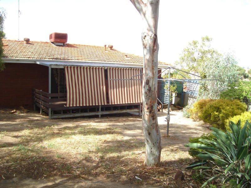 12 Clarkson Street, Northam WA 6401