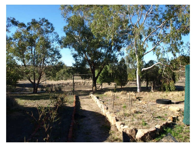 117 Gooch Road, Clackline WA 6564