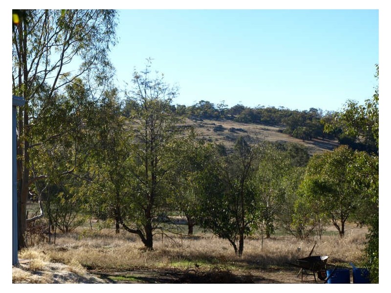 117 Gooch Road, Clackline WA 6564