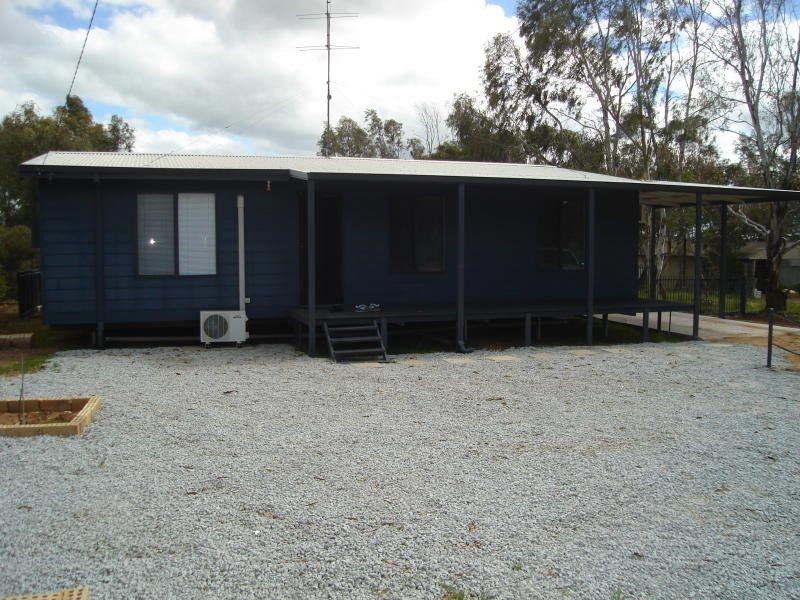 19 Hunter Road, Jennacubbine WA 6401