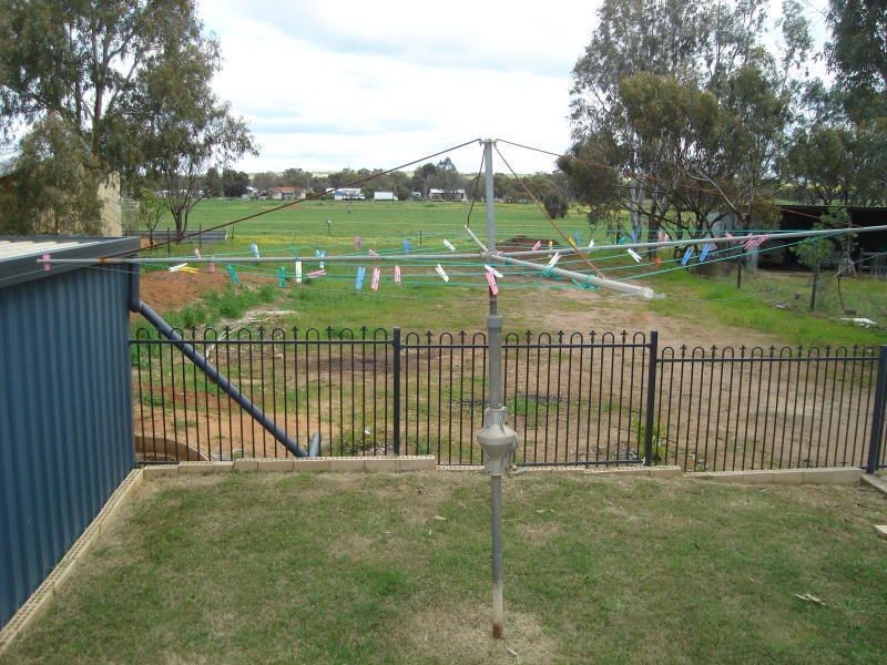 19 Hunter Road, Jennacubbine WA 6401