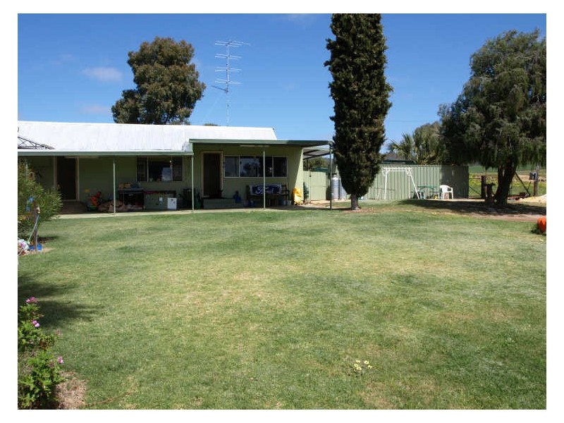 40 Norwood Road, Clackline WA 6564