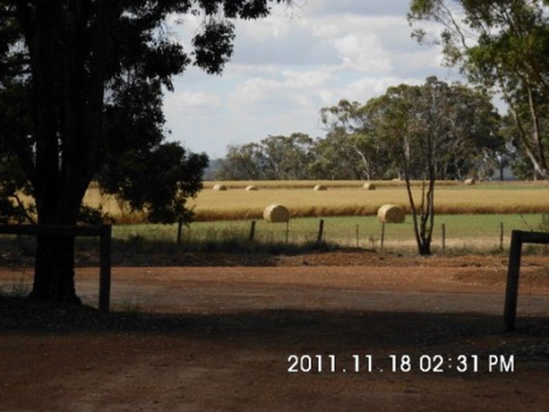 46 Hill Road, Bakers Hill WA 6562