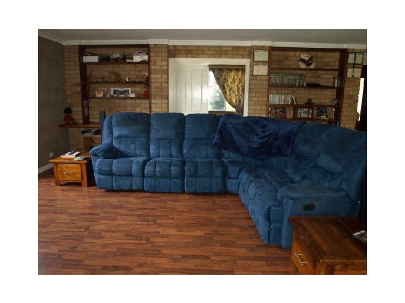 152 Koojedda Road, Bakers Hill WA 6562