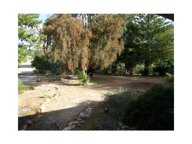 152 Koojedda Road, Bakers Hill WA 6562