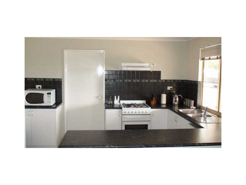 208 Almond Avenue, Bakers Hill WA 6562