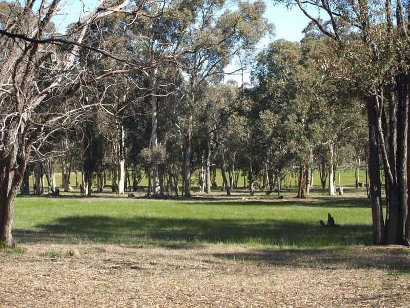 2 Oyston Road, Bakers Hill WA 6562