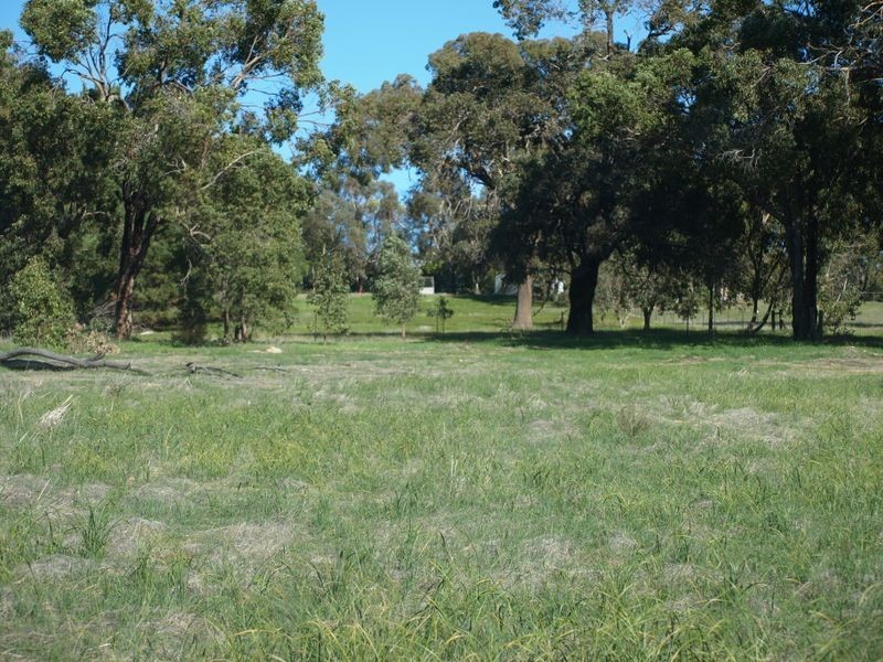 11 Great Eastern Highway, Bakers Hill WA 6562