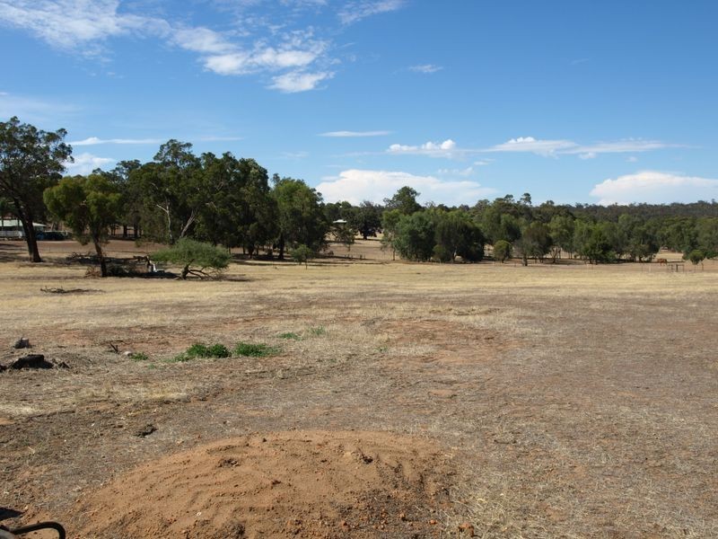 153 Carlin Road, Bakers Hill WA 6562