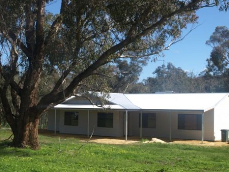 15 Refractory Road, Bakers Hill WA 6562