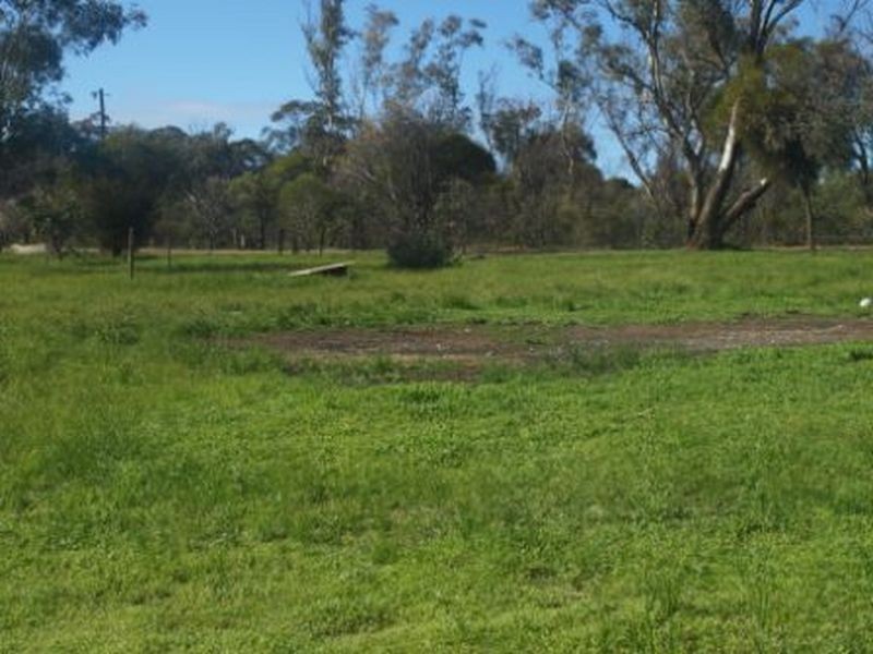 32 Refractory Road, Clackline WA 6564
