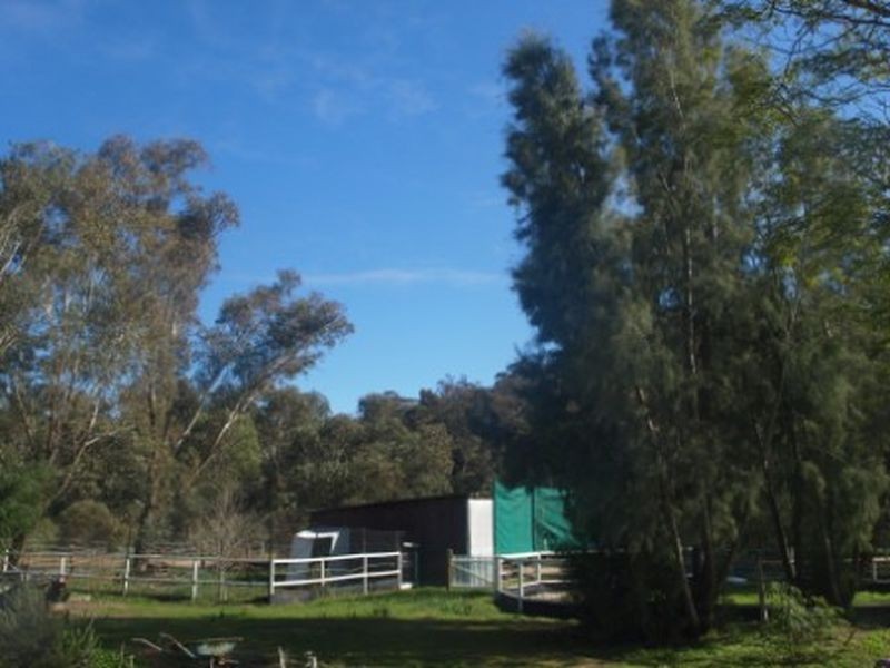 32 Refractory Road, Clackline WA 6564