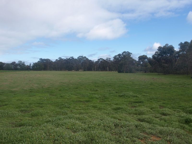 334 Glenmore Drive, Bakers Hill WA 6562